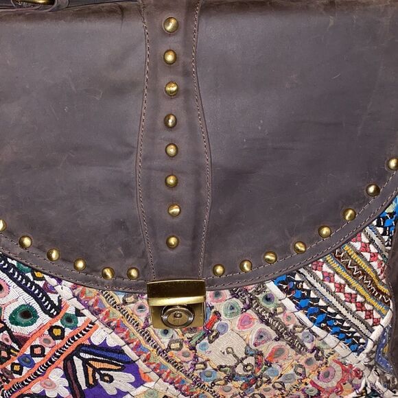 Vintage Large Bohemian Bag with adjustable straps - Picture 3 of 15